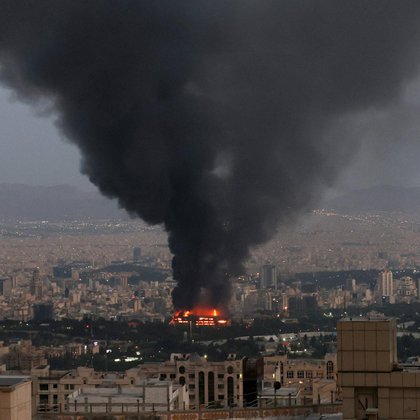 Comparative analysis data of Iranian Shahed-136 and US LUCAS drone hardware specifications.