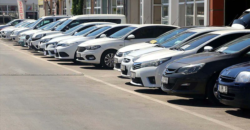 Otomobil piyasasında reel fiyatlar düşüşte, cari fiyatlar yükseliyor
