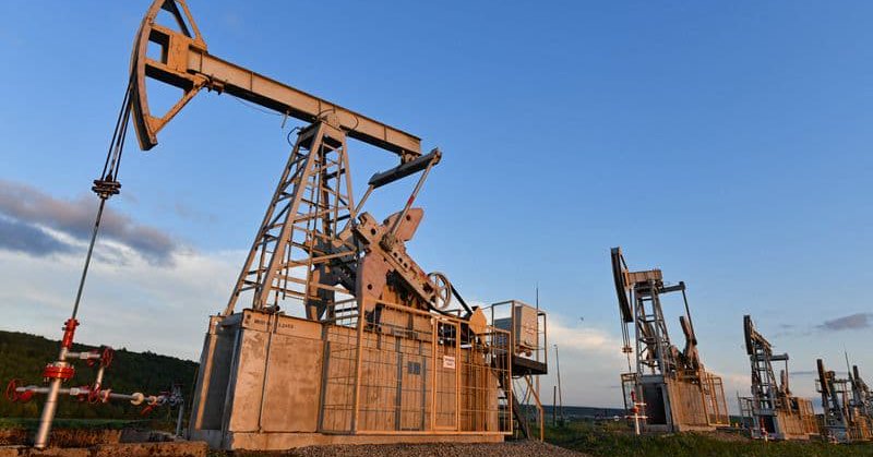 Featured image for Oil prices rise 3% as US and Iran extend talks into next week