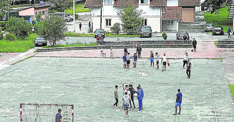 Un padre que abandonó en Bilbao a sus hijos menores es profesor universitario de Biología en Marruecos | El Correo