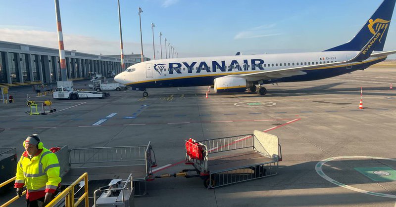 Angekommen am BER: ein Flugzeug der Luftfahrtgesellschaft Ryanair. Ihr Marktanteil in Berlin beträgt derzeit 16 Prozent.