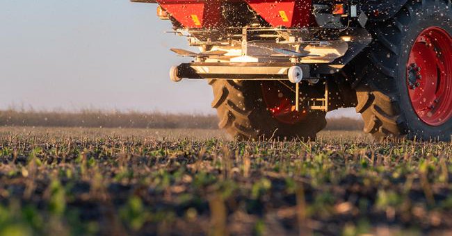 Logo NIK, obok widok strony nik.gov.pl