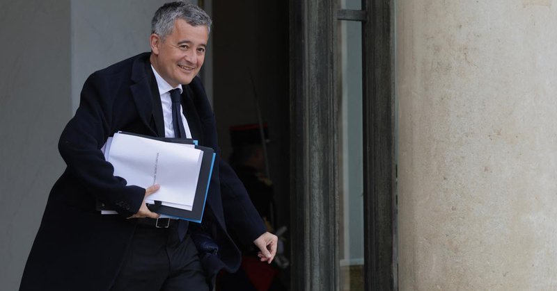 Le ministre de la Justice Gérald Darmanin sur le perron du Palais de l’Élysée, le 25 mars 2026.
