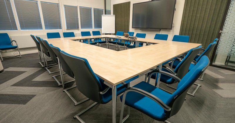 Het gemeentehuis van Opmeer waar de formatiegesprekken voor de nieuwe coalitie plaatsvinden.