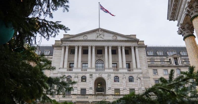 Featured image for BoE policymakers vote 9-0 to keep rates on hold in face of war risks