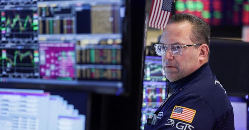 Featured image for Global equity funds see biggest inflows in 2-1/2 months on Iran de-escalation hopes