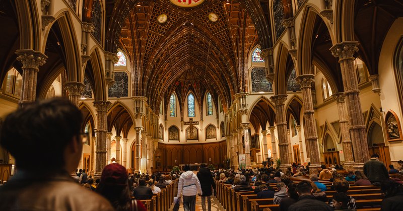 El Times recopiló datos de más de dos decenas de diócesis. Cada una informó de un aumento significativo de nuevos conversos.