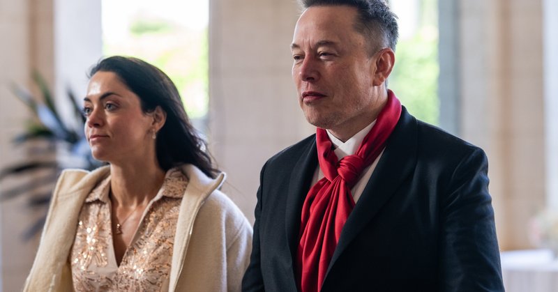 Elon Musk and Shivon Zilis arriving for a wedding at Mar-a-Lago last month.