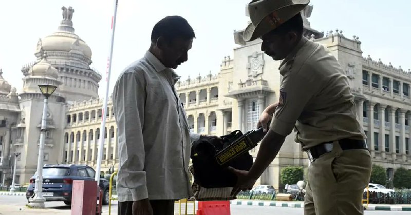 Man caught with ₹6 lakh at Vidhana Soudha, later released - News Karnataka