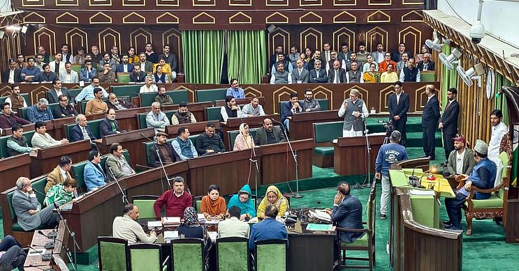 காமேனி கொல்லப்பட்டதற்கு காஷ்மீர் பேரவையில் அமளி