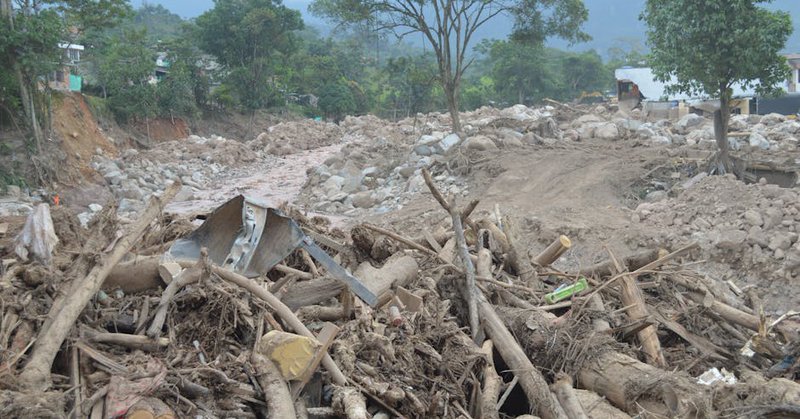 ज़ोजिला दर्रे पर जानलेवा हिमस्खलन: दो की मौत, कई वाहन दबे, बचाव अभियान जारी