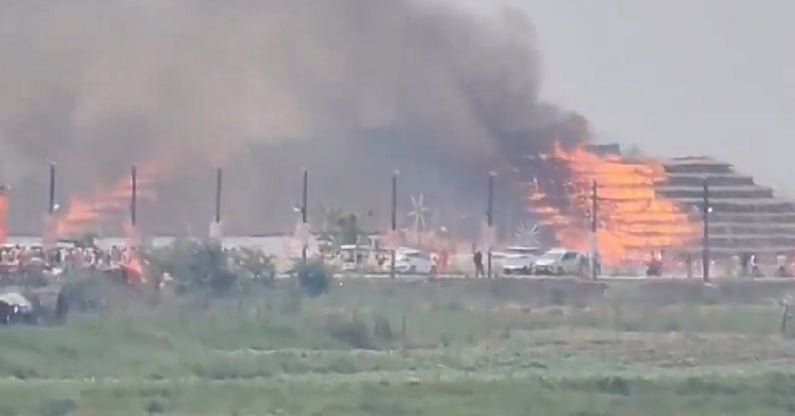 अयोध्या के राजघाट में हो रहे महायज्ञ में लगी भीषण आग, मची अफरा-तफरी, अखिलेश ने प्रशासन पर उठाए सवाल