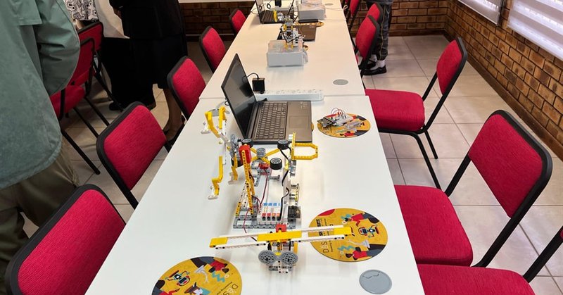 Mpumalanga pupils receive R1 million robotics lab to learn about coding and AI skills.