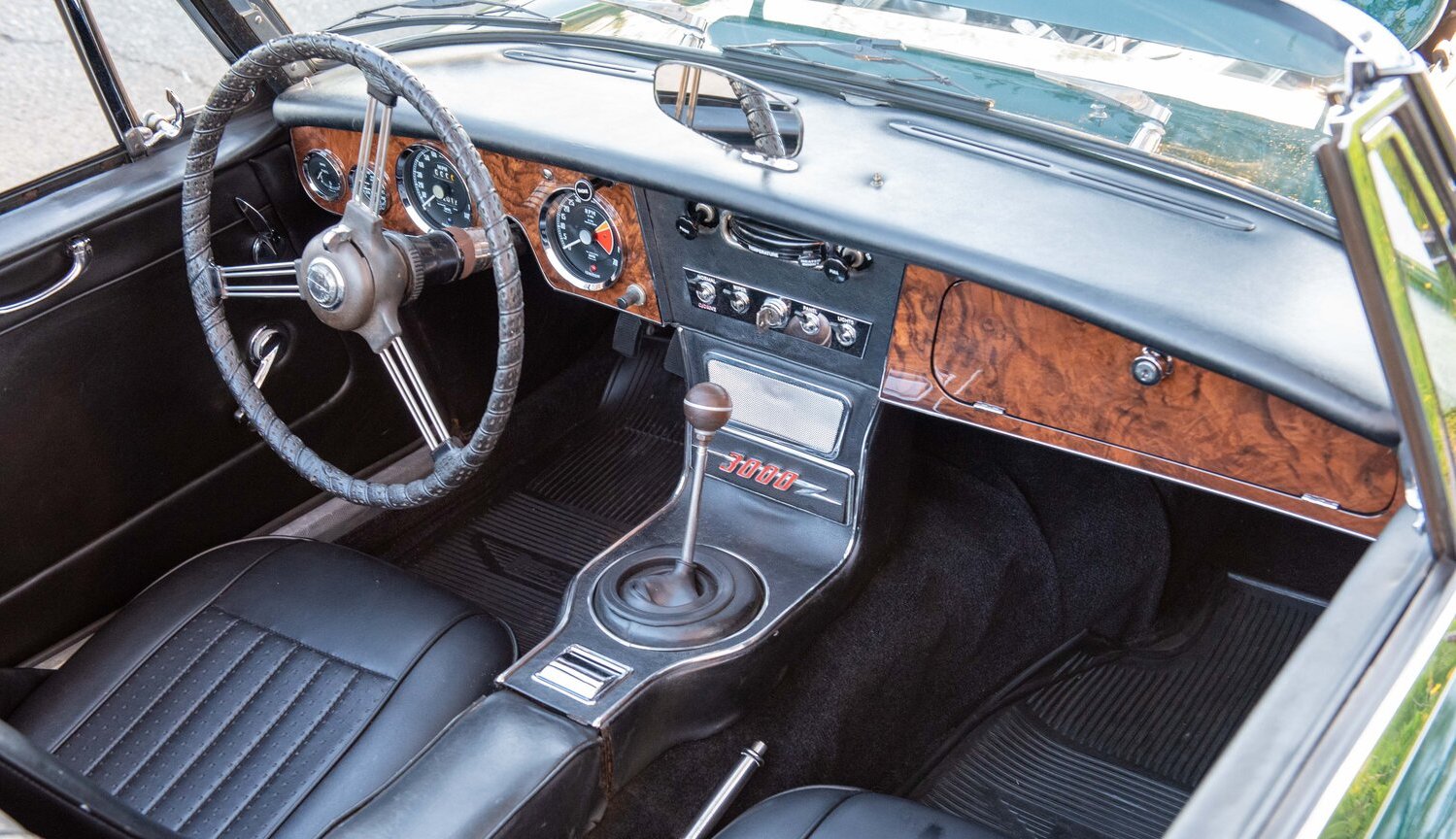 1966 Austin-Healey 3000 [BJ8] Mk III [phase 2] (05.1964-03.1968)
The BJ8 was officially built until 11.1967, but in 03.1968 the very last unit was made in Abingdon (UK) from leftover stocks.