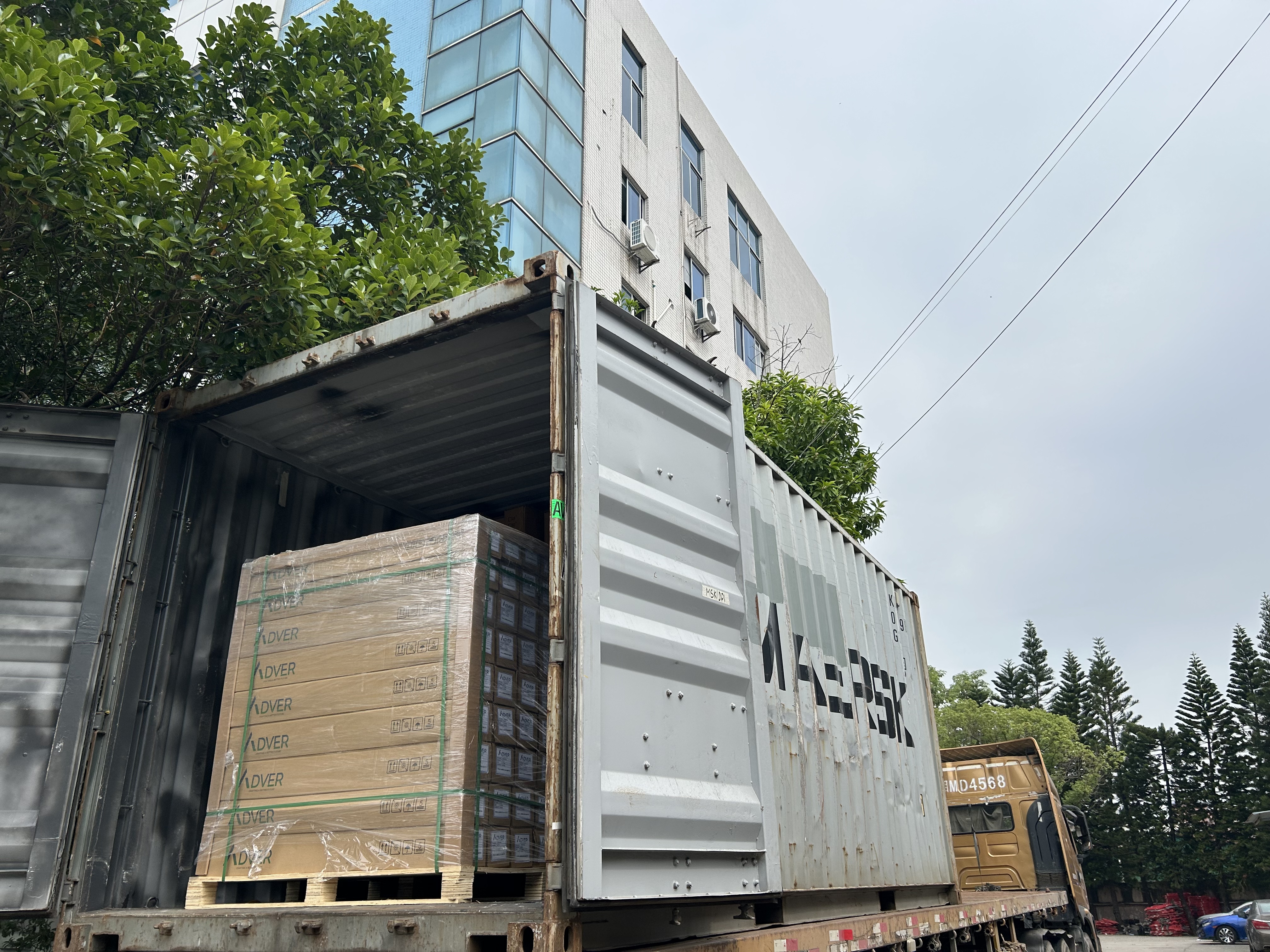 Regitech has loaded a 20Gp container to Nepal today,it’s the LCD displays and Industrial Panel pc.
