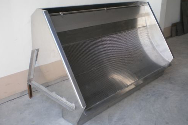 Wedge Wire Hydro Sieve - The Best Choice for Solid Liquid Separation

A wedge wire hydro sieve is a static screen that separates solids from liquids in industrial processes. It features a wedge wire screen made of stainless steel, known for its durability and corrosion resistance. The screen's unique design comprises V-shaped wires that ensure precise filtration while preventing clogging.

The hydro sieve static screen operates without moving parts, making it a low-maintenance and energy-efficient solution for industries requiring continuous and effective filtration.

Various Industries Using Hydrosieve Screens for Solid Liquid Separation
1. Wastewater Treatment
Hydro sieves are widely used in wastewater treatment plants to remove solids from sewage and industrial effluents. 
2. Food and Beverage Processing
Wedge wire sieves separate pulp, husks, and other solid residues from liquids. They are commonly used in dairy processing, juice production, and brewery operations.