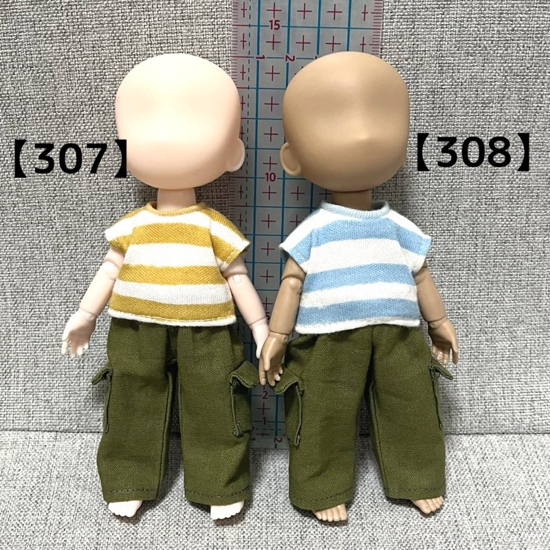 セリアドール(百均ドール)に自作のドール服を着用