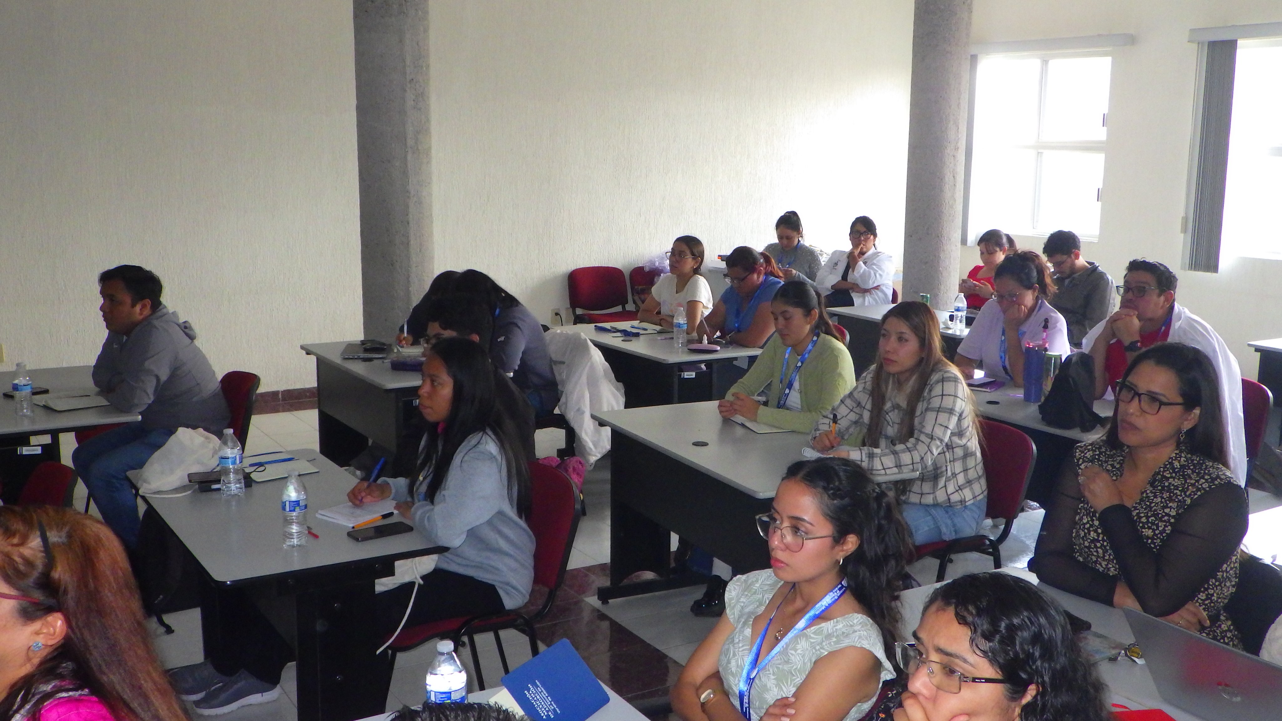 🗣 Compartimos imágenes de las conferencias prácticas de la "3th Escuela de Verano de Adsorción"🔬🥽🥼. La conferencia impartida fue "Microscopía electrónica de barrido (SEM): Principios y Aplicaciones en Adsorción" a cargo del 👨🏫 Dr. Antonio Aragón Piña, profesor investigador del Posgrado en Ingeniería de Minerales💎 . El evento fue organizado por la 👩🏫 Dra. María Selene Berber Mendoza y el comité de la Asociación Mexicana de Adsorción, AMDA. La Dra. Selene es profesora investigadora del Posgrado de Tecnología y Gestión del Agua del Centro de Investigación y Estudios de Posgrado de la Facultad de Ingeniería, CIEP-FI de la UASLP 🕍., miércoles 25 de junio, edificio A, Facultad de Ingeniería.
📢 Si te gustaría iniciar tus trámites y estudiar una Maestría o Doctorado en el Posgrado en Ingeniería de Minerales 💎escribe un email dirigido al Dr. Roberto Briones Gallardo
posgrado.minerales@ing.uaslp.mx y a difusion.posgrados@ing.uaslp.mx con MI. Juárez Martínez Edith Priscila.
🚩