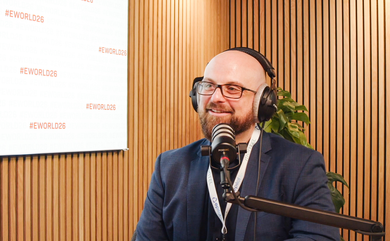 Bild von Nicolas Bilo, Leiter Kommunikation Bundesverband WindEnergie während der Podcast Aufnahme WindTalk auf der E-world in Essen vom 11.2.2026