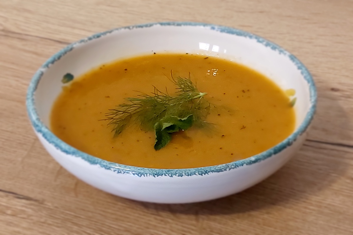 Bol, velouté carottes, fenouil, cumin, menthe