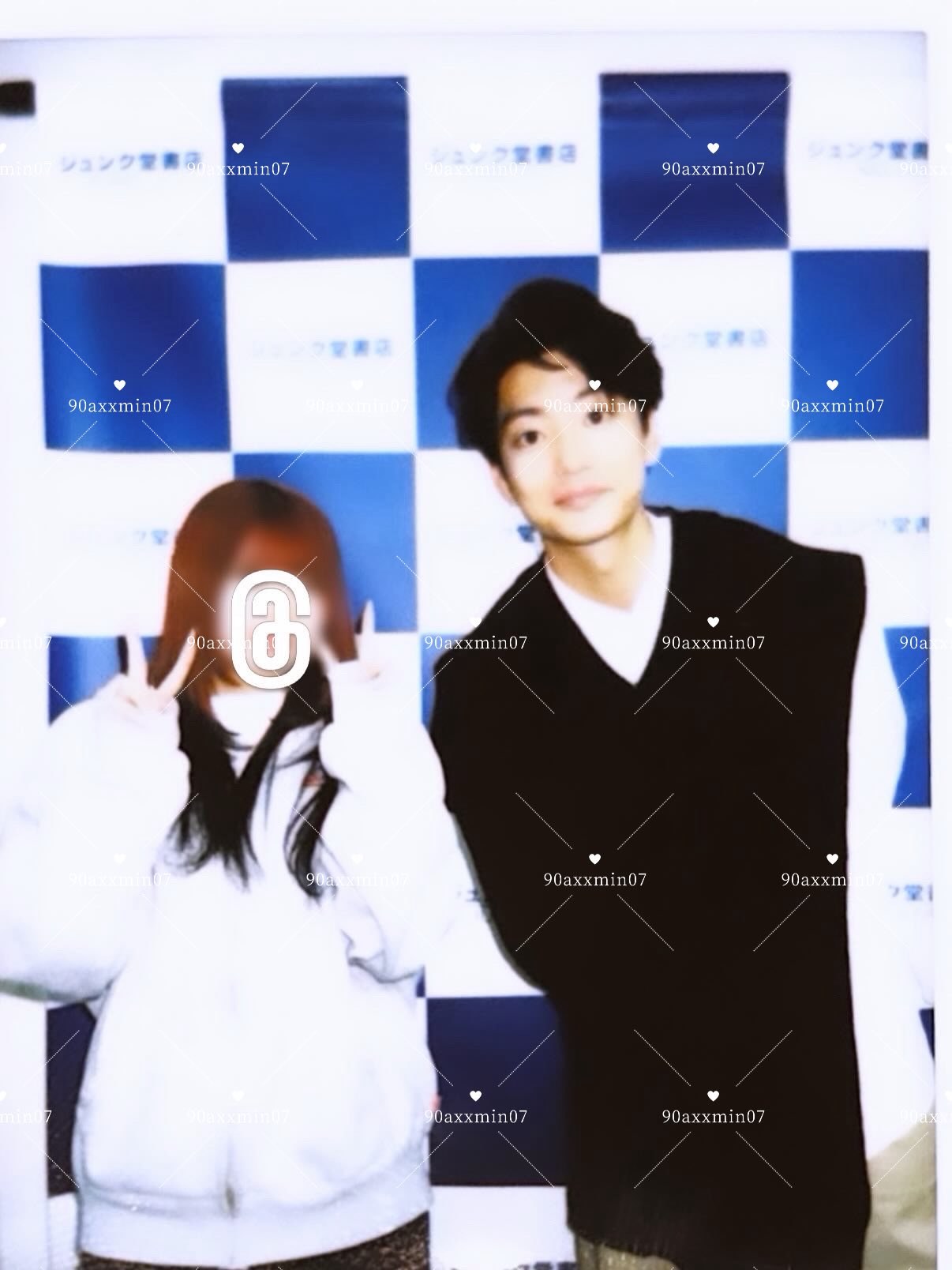 👧🏻‎ うわぁぁかっこいい
👑 かっこいい？
👧🏻‎かっこいいかっこいいやばい
👑髪の毛かっこいいねでめきん
👧🏻‎デメキンカラーです！！！
👑俺の方がもっと赤かったけど
👧🏻‎もっと赤かったんですけどね
👑赤色落ち早いよね
👧🏻‎そうなんです
👧🏻‎あ！あだ名考えて欲しいです！ラジオネームとかの！
👑 でめきんでしょWWWWWW
👧🏻‎やばいしんだWWWWWW
👑笑い方WWWWWW
👧🏻‎でめきんにします！広島の舞台挨拶当選祈願してください！
👑 あたれあたれあたれ！でめきん！- ̗̀👏🏻