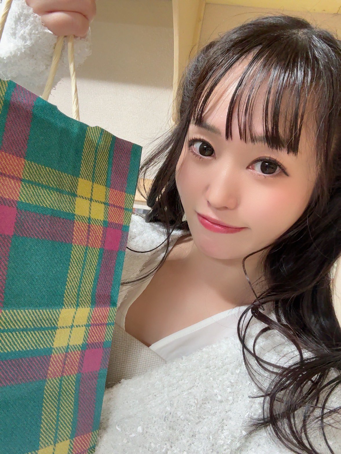 プレゼントいただきました🥰
美味しそうなのいっぱい入ってた！！
いただきます🌼