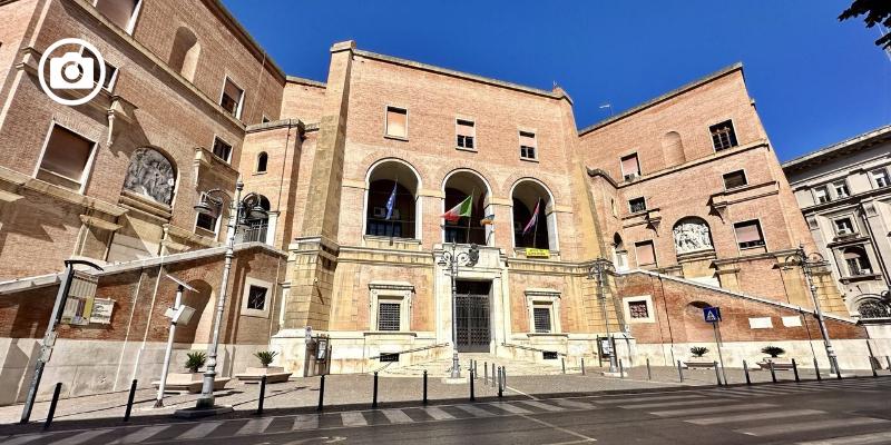 Crisi campo largo, decariani alla ricerca dell’assessorato: in corso lungo vertice a Palazzo di Città