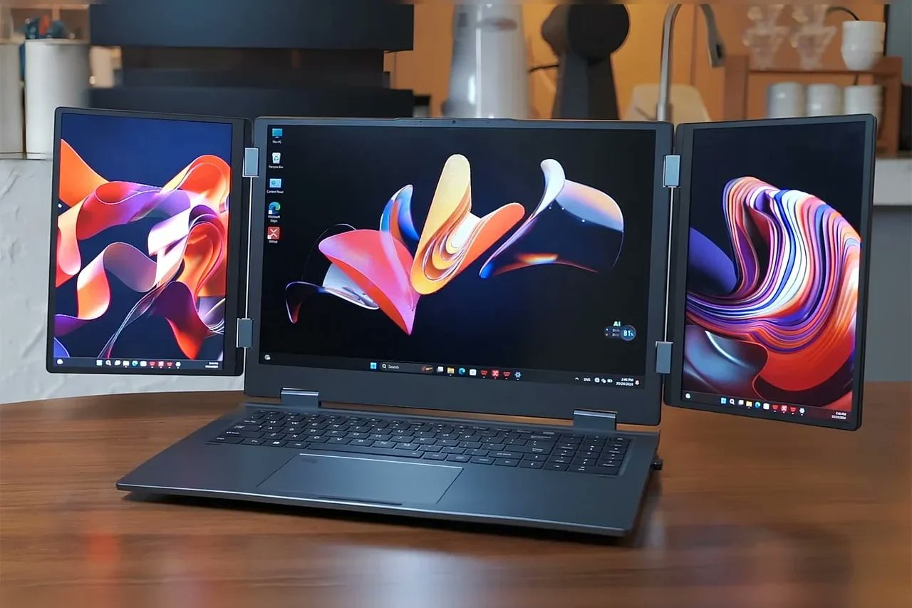 Triple display laptop
