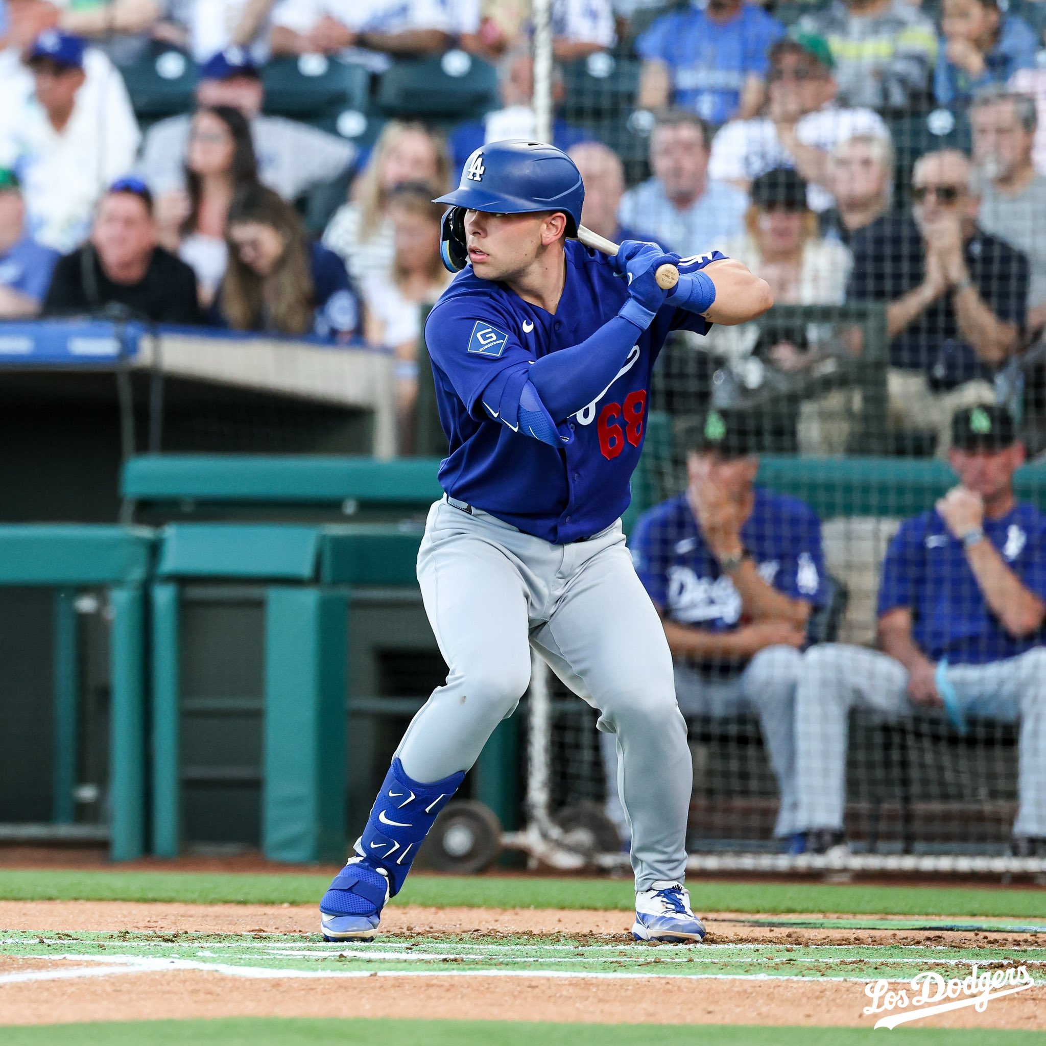 Dalton Rusing se prepara para lanzar.