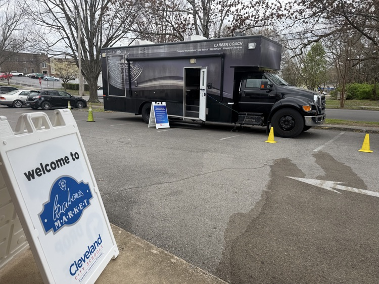 mobile job bus at the CCS FRC