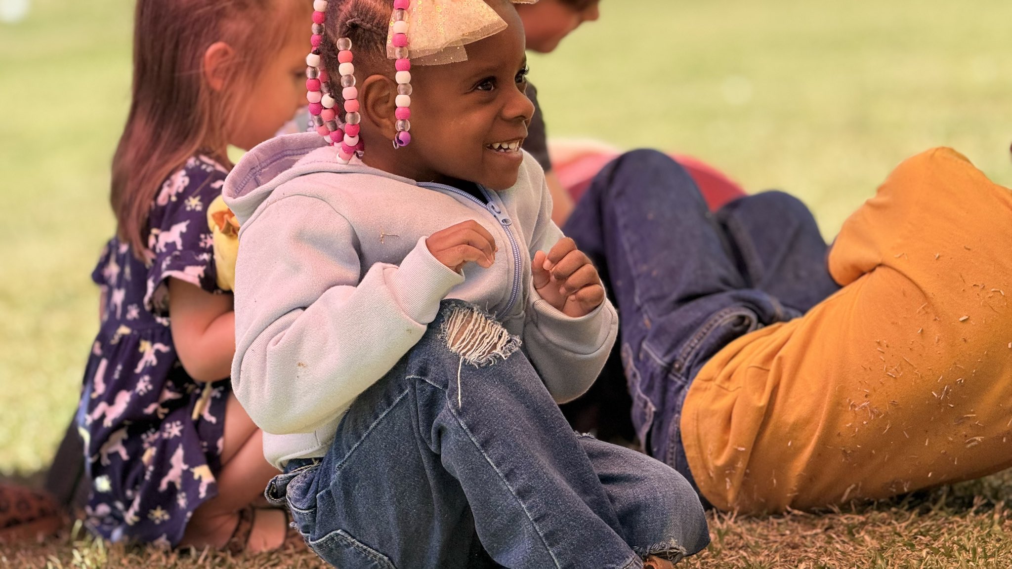 “Up, up, and away! Parachute fun after school 🎉”
#AfterSchool #AfterSchoolProgram #AfterSchoolFun #OutOfSchoolTime