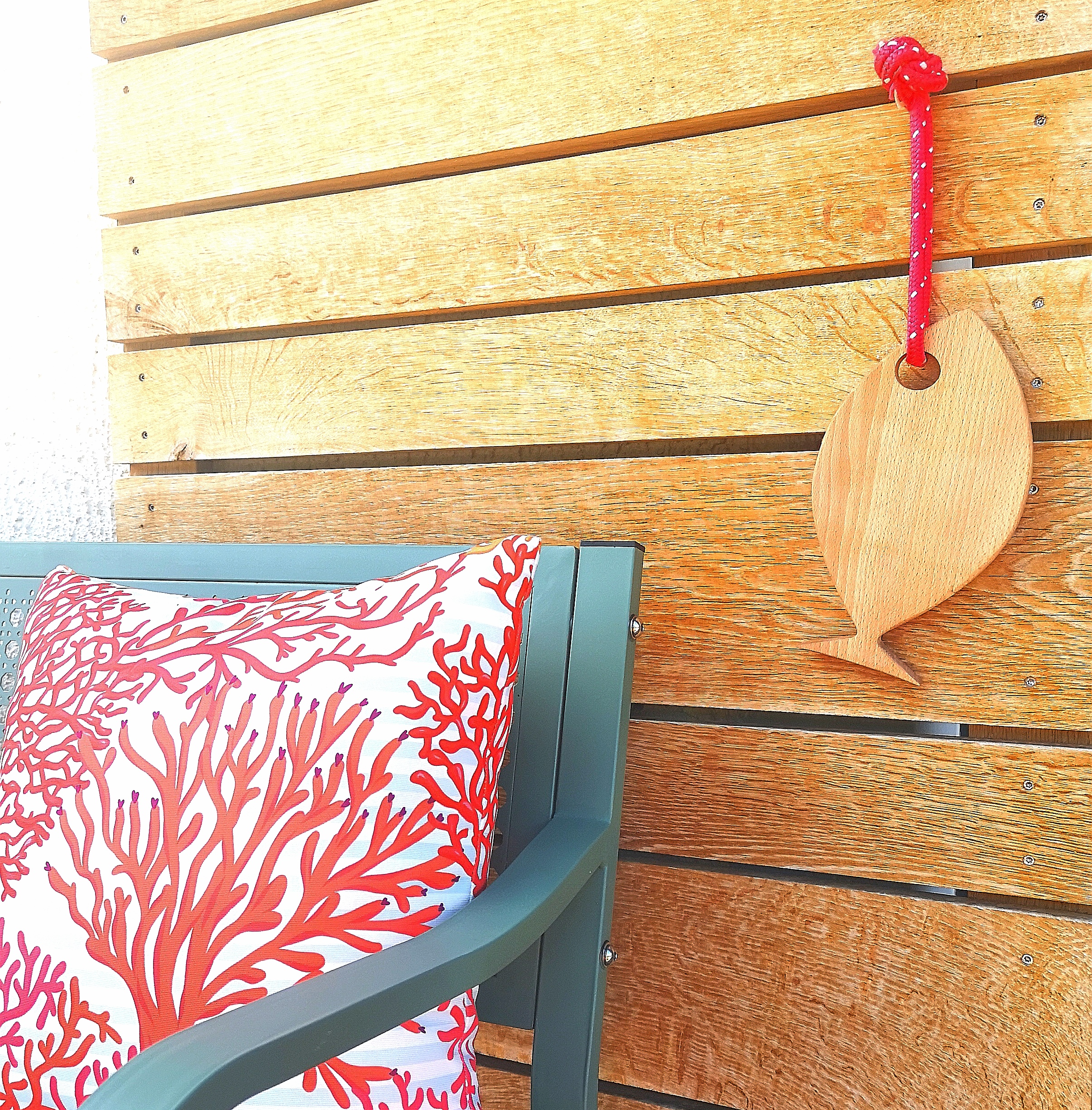 Revalorisation des chutes de bois en accessoires artisanaux par l'ébénisterie Manufacture Dubosc & Fils en région Bourgogne-Franche-Comté.