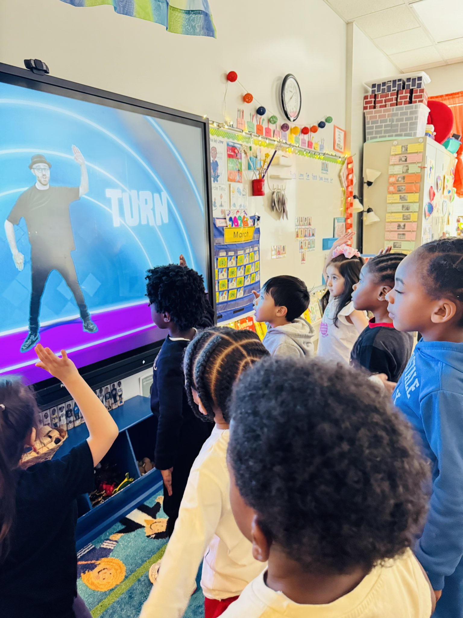 💛 “Pre‑K dance break before we send these tiny superstars home!”