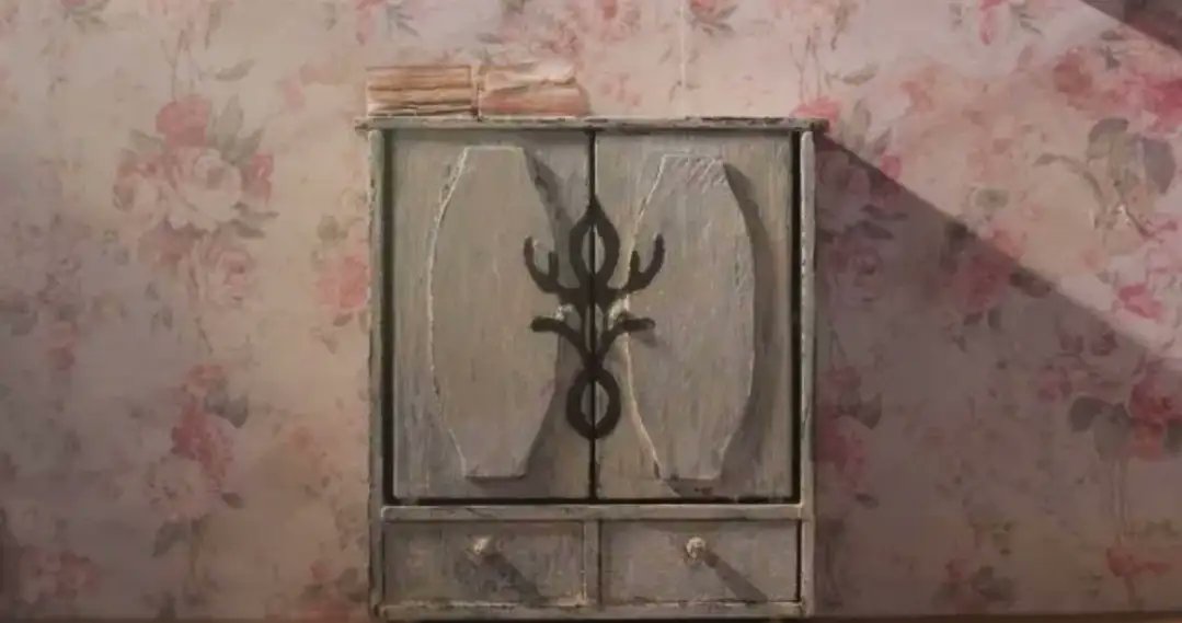 AVOIDANT Lyrics & Meaning: Melanie Martinez’s Take on Love and Emotional Distance