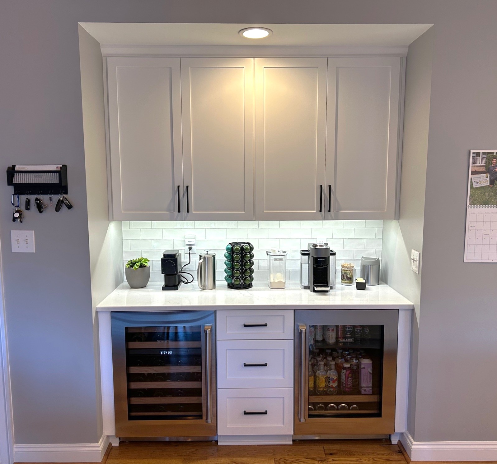 A Transitional Kitchen Transformation in Olney, MD
We recently completed this stunning kitchen remodel in Olney, MD, blending the best of contemporary and traditional design elements for a truly functional and beautiful space