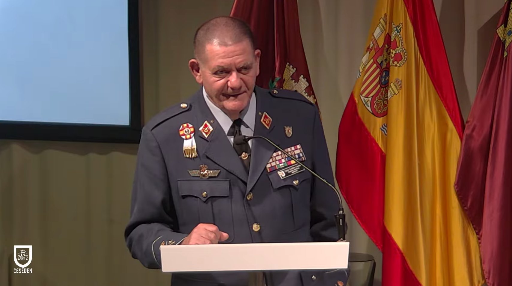  ¿Cómo puede la innovación transformar la inteligencia y reforzar nuestra capacidad para comprender un entorno estratégico cada vez más complejo? 

Ayer asistimos en la UPCT a la presentación del Cuaderno de Inteligencia Nº 3: “Transformación de la inteligencia a través de la innovación”, donde expertos en defensa, tecnología y análisis estratégico analizaron cómo la innovación y las nuevas capacidades tecnológicas están redefiniendo la forma en que interpretamos la información y tomamos decisiones en materia de defensa y seguridad. 
La publicación, impulsada por el CESEDEN y la Universidad Nebrija, destaca el valor del conocimiento compartido y la evolución del análisis estratégico para afrontar los retos actuales. 
Aquí puedes ver la sesión completa: 
🔗 https://www.youtube.com/live/OdCjPjRgBlg?si=t1j0RicsJ0NrH_vD 