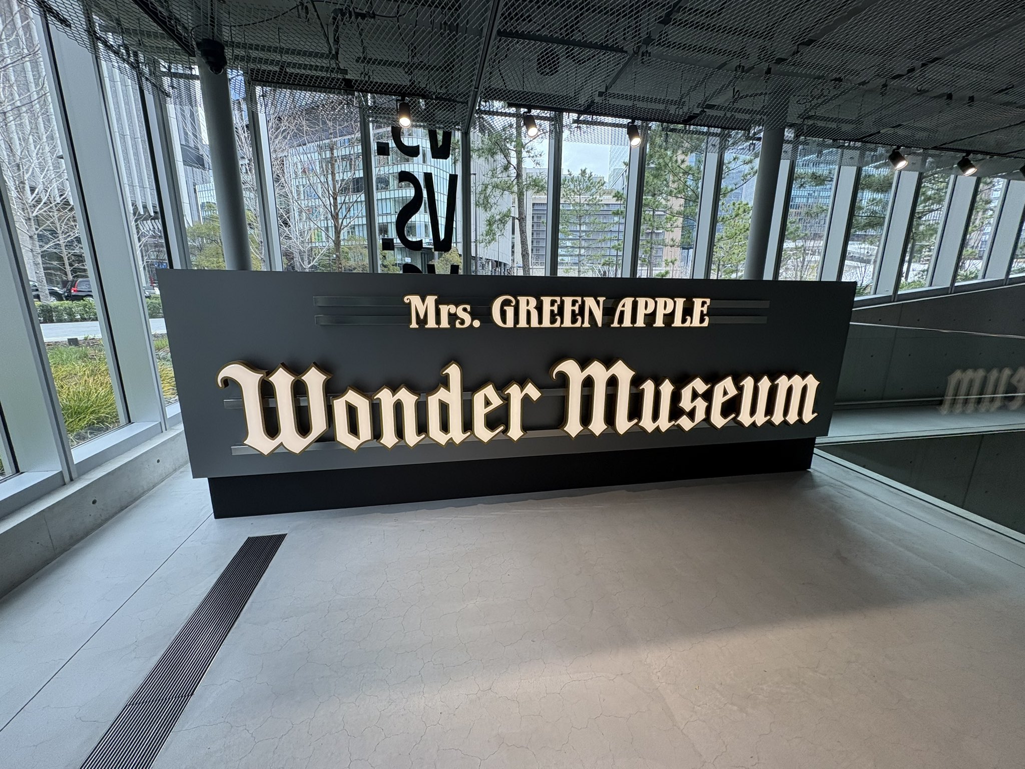 最初の部屋でFJORDの最初の映像みたいな木あってテンション爆上がりやった
あとオーナメントかわいすぎ、音楽もいろいろつまってて感動した
最後の部屋で最初の部屋の伏線回収するんもよかった