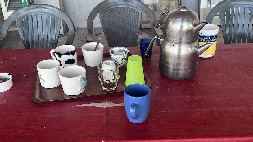 Sharing chai, a quiet ritual of everyday conviviality of Ararat. Source: Angelina Grelle, all rights reserved.