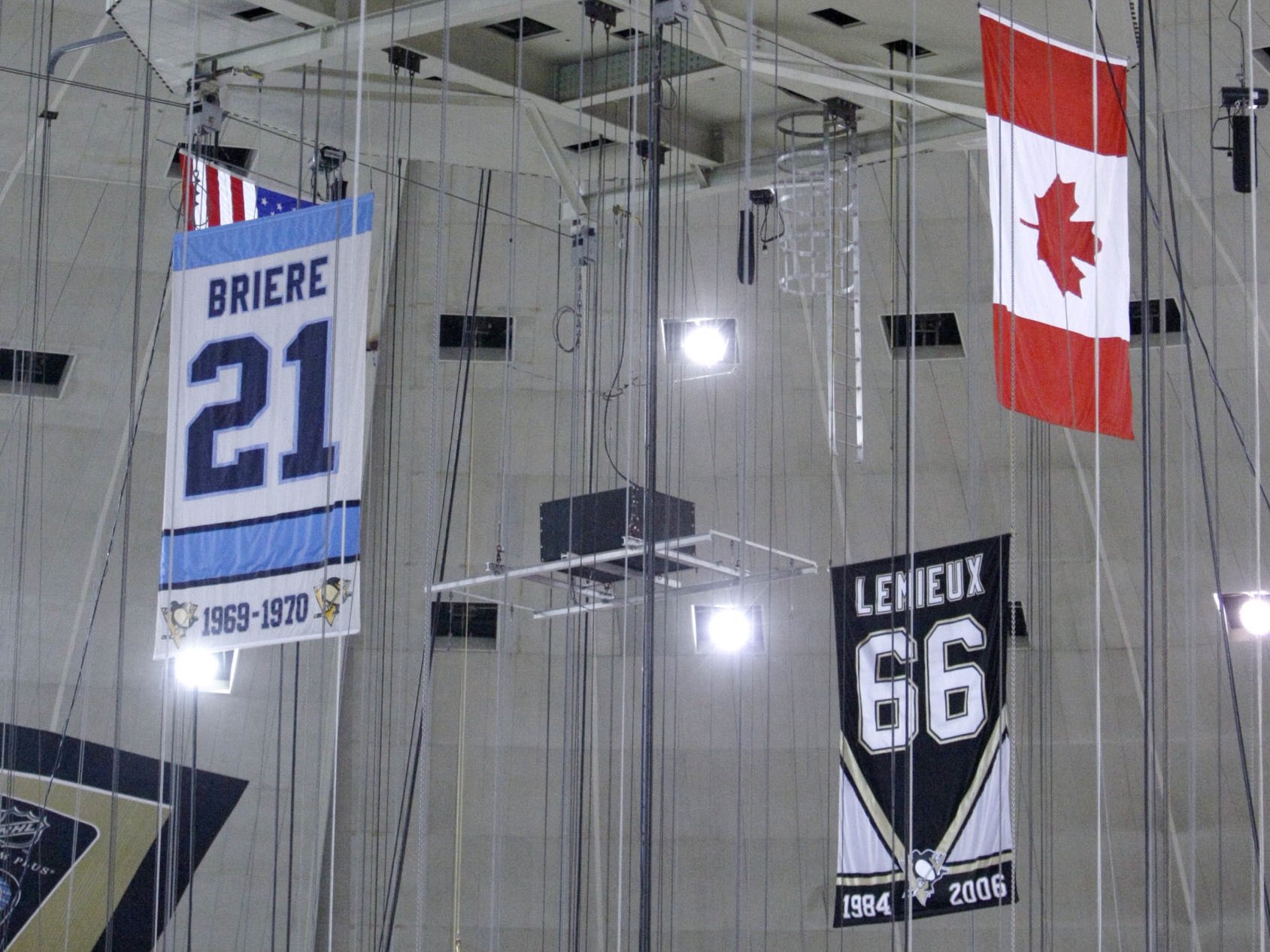 Penguins Lemieux and Briere banners
