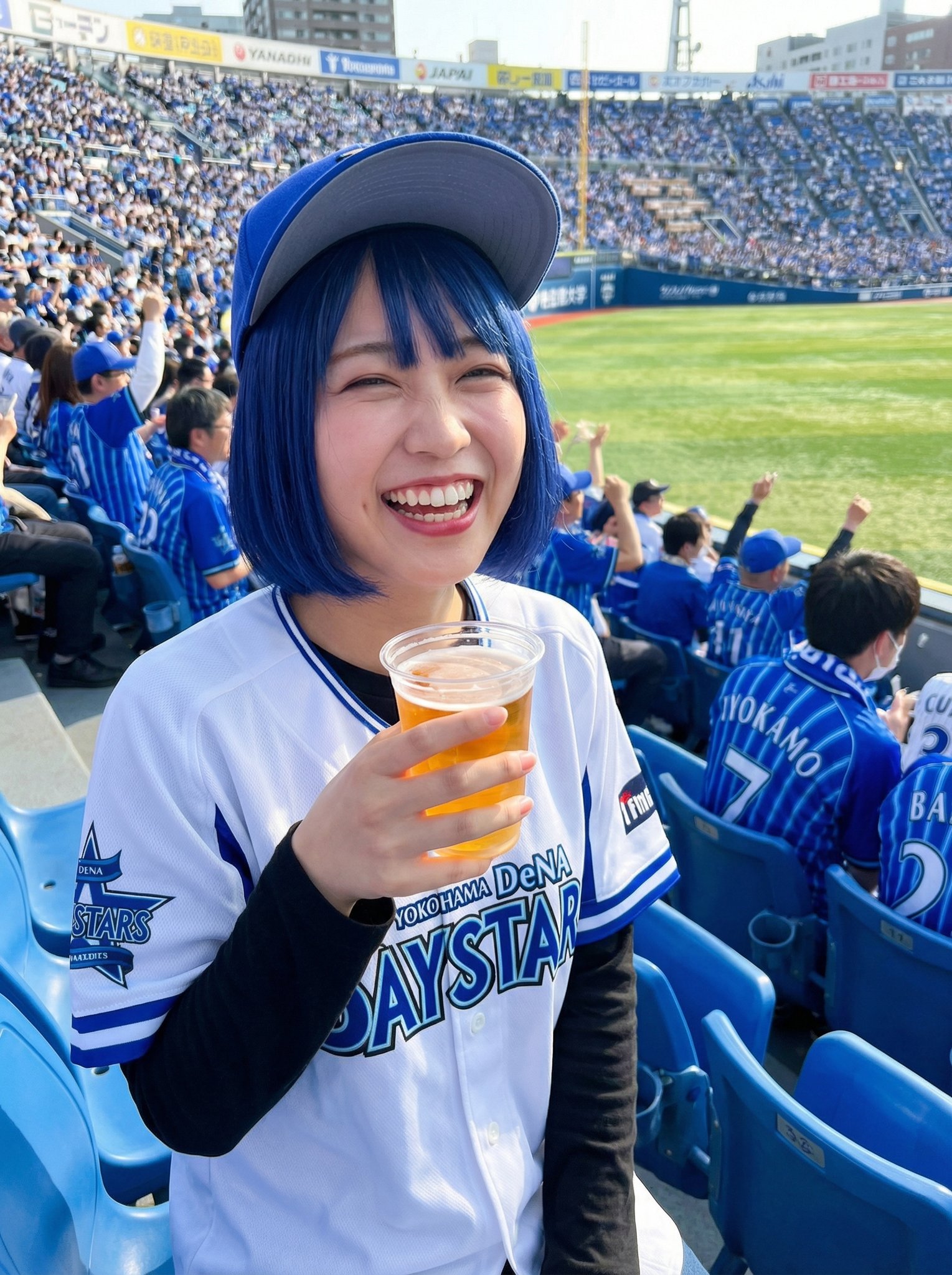 横浜出身生粋のハマっ子藍奈さんinハマスタ
(中の人の贔屓チーム)