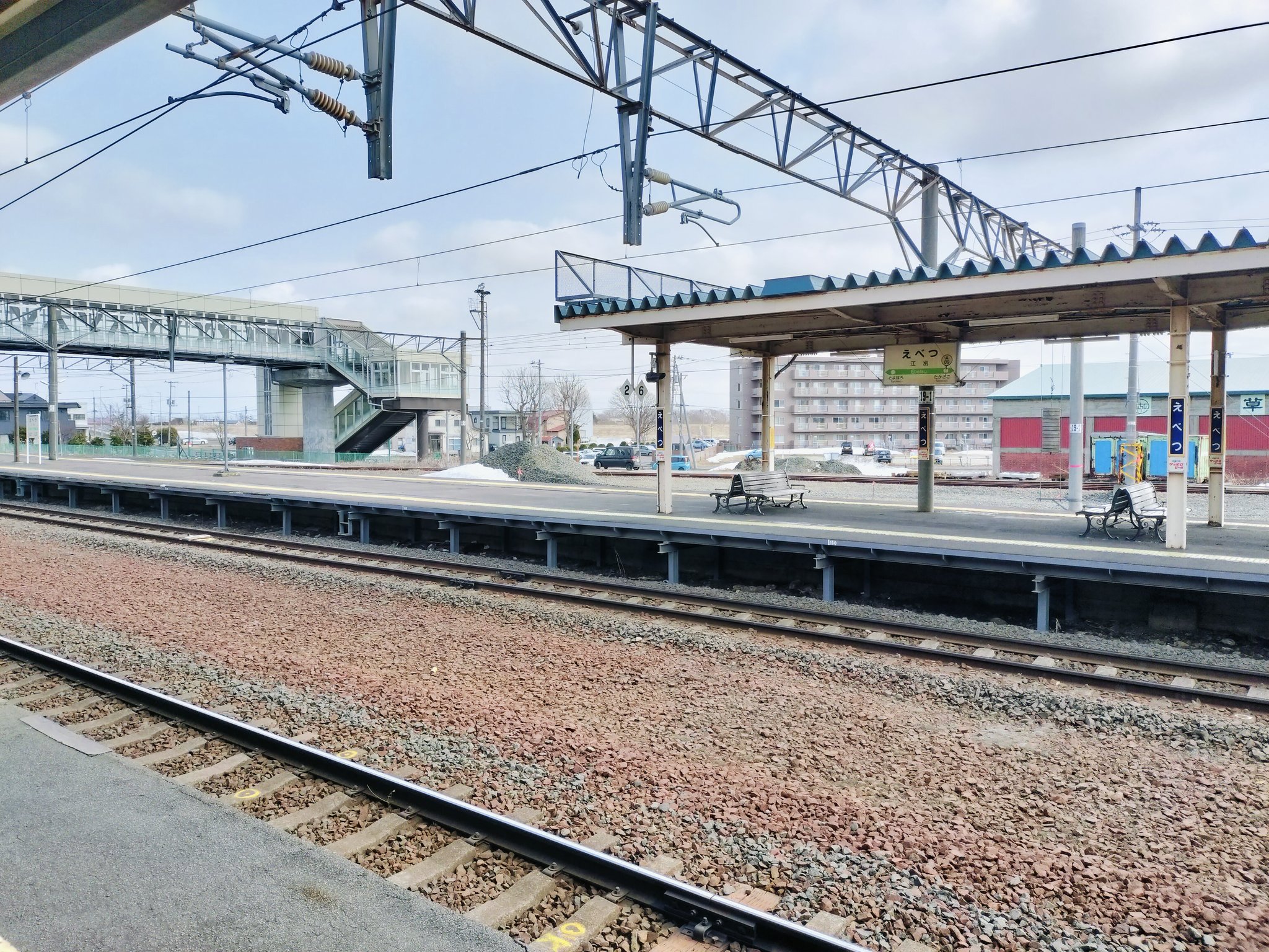 何の変哲もない江別駅のようす