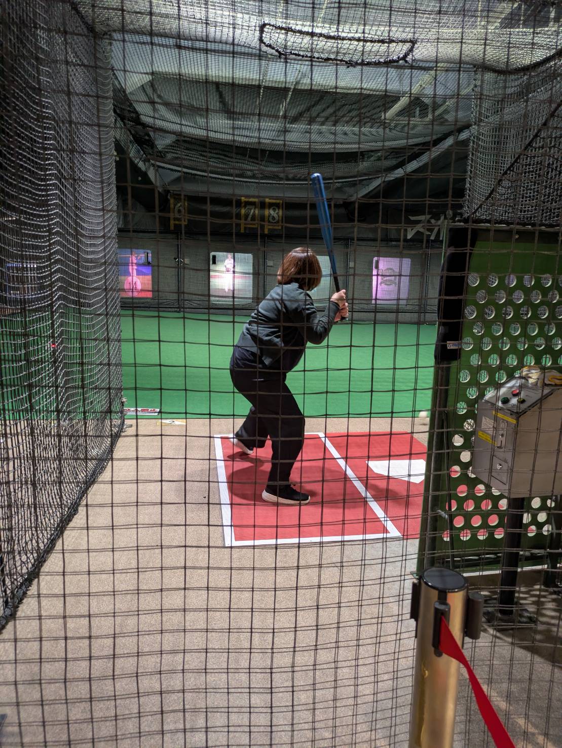 ピッチャーは戸郷選手です。

打ってやるという気合いの背中。