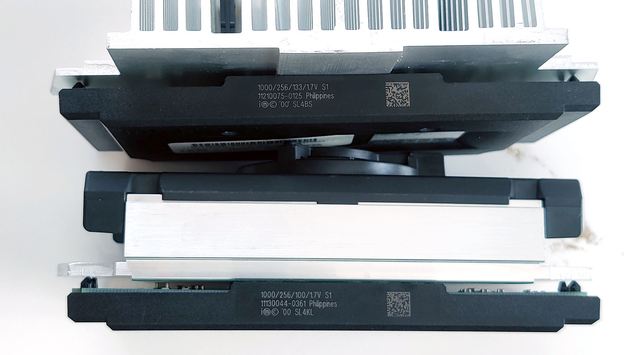 Two Intel Pentium III CPUs each rated for 1000 MHz. One is for a 100 MHz bus frequency, while the other one is for a 133 MHz bus frequency.