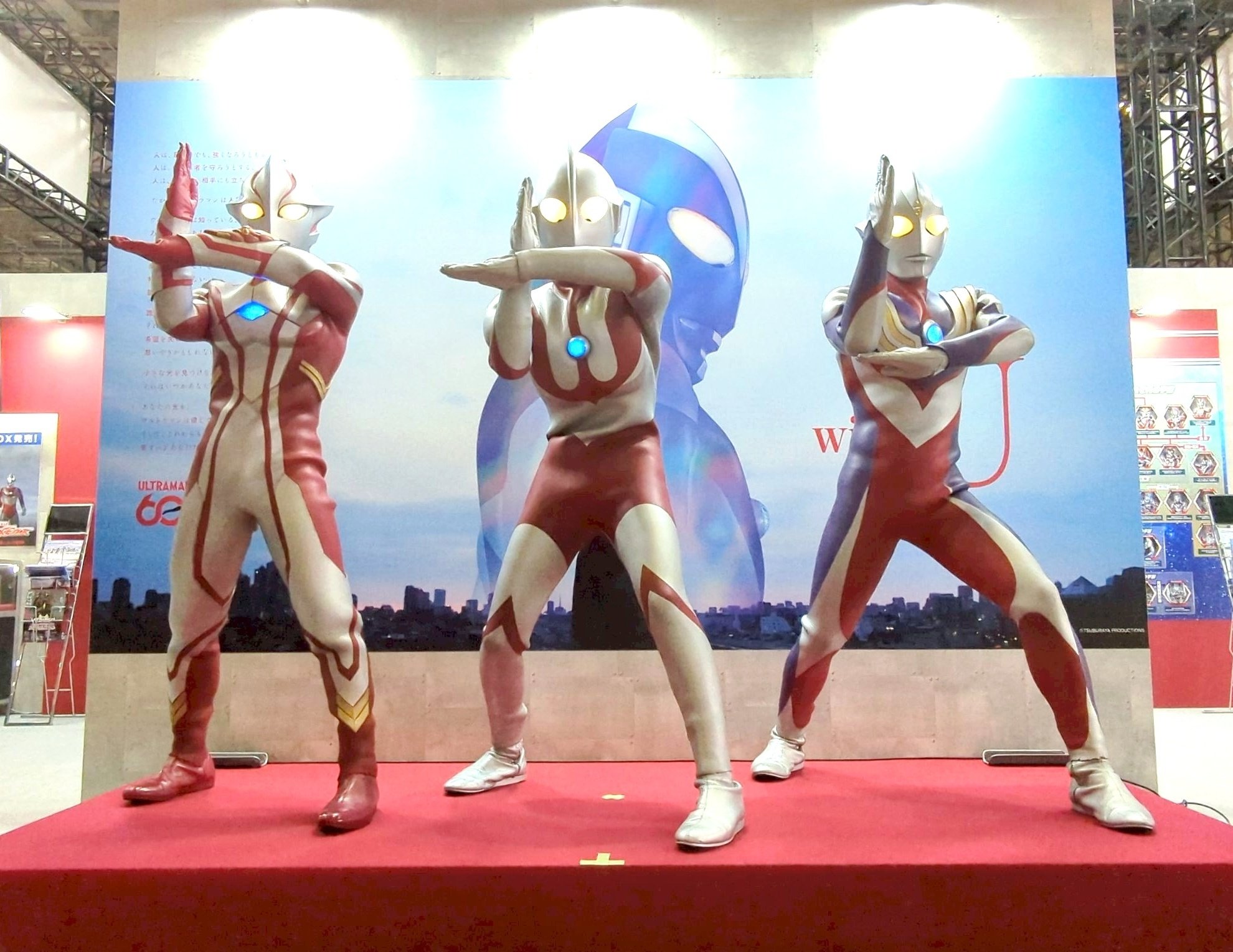 10:00～からのフリー撮影会
ウルトラマンメビウス、ウルトラマン、ウルトラマンティガが登場