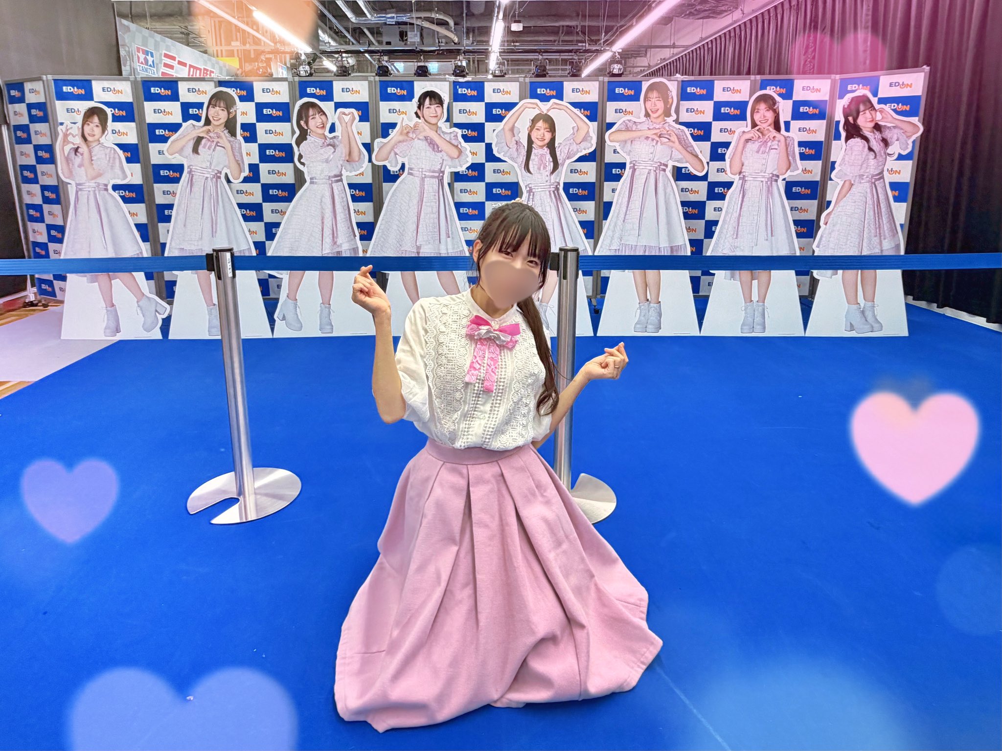 リンプラちゃんの等身大パネルとヲタク