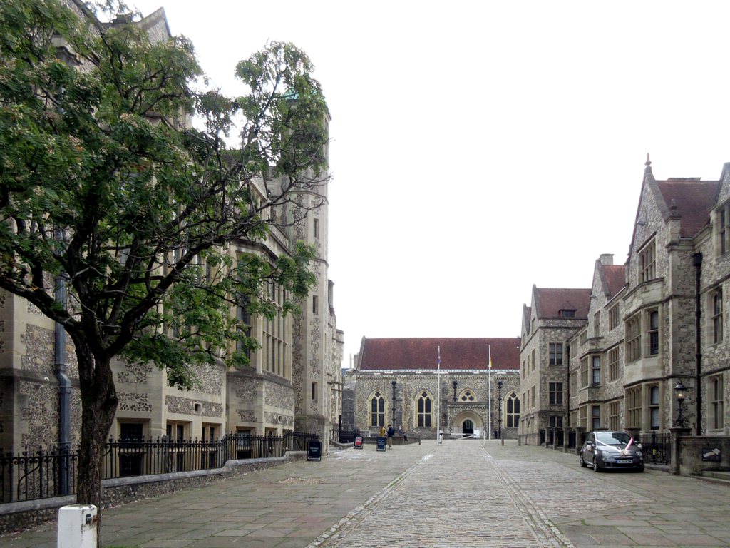 A circular tabletop purporting to be King Arthur’s Round Table hangs on a wall of the 13th century Great Hall at the end of Castle Avenue in Winchester, Hampshire, England.