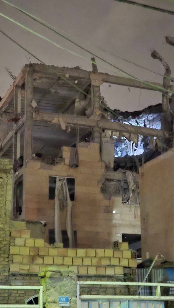 Haus in Teheran, das gezielt mit einer Drohne oder Rakete angegriffen wurde