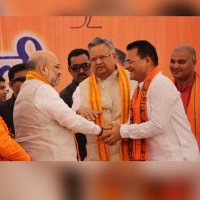 Dinesh Gandhi (Modi ka pariwar)