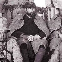 başka yerde olsak...