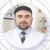 Ocularist Hossin Almalouhi